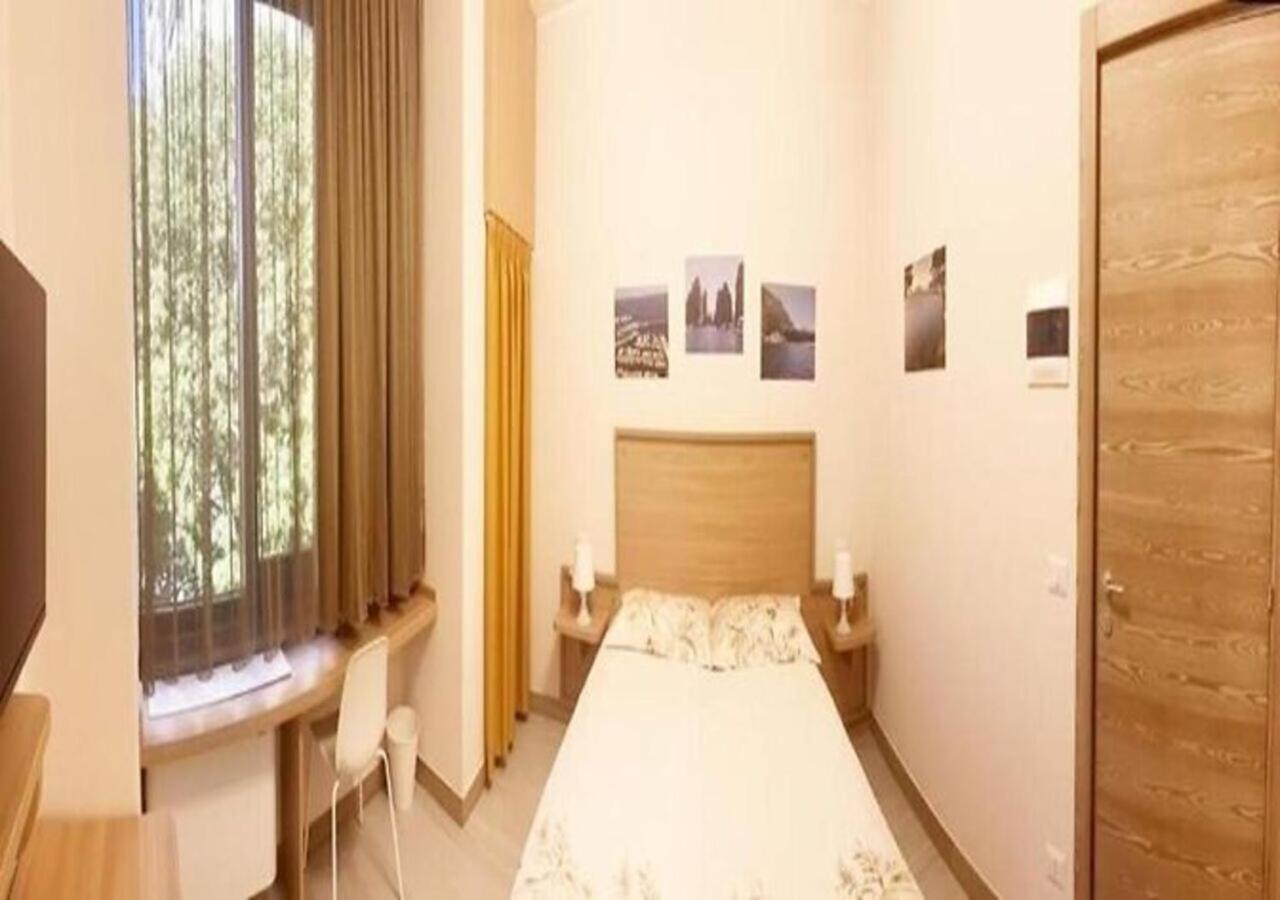 Sissi Comfort Rooms Foresteria Lombarda Monza Exterior foto